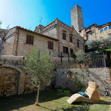 Ferienwohnung The Tower's Garden San Gimignano Exterior foto