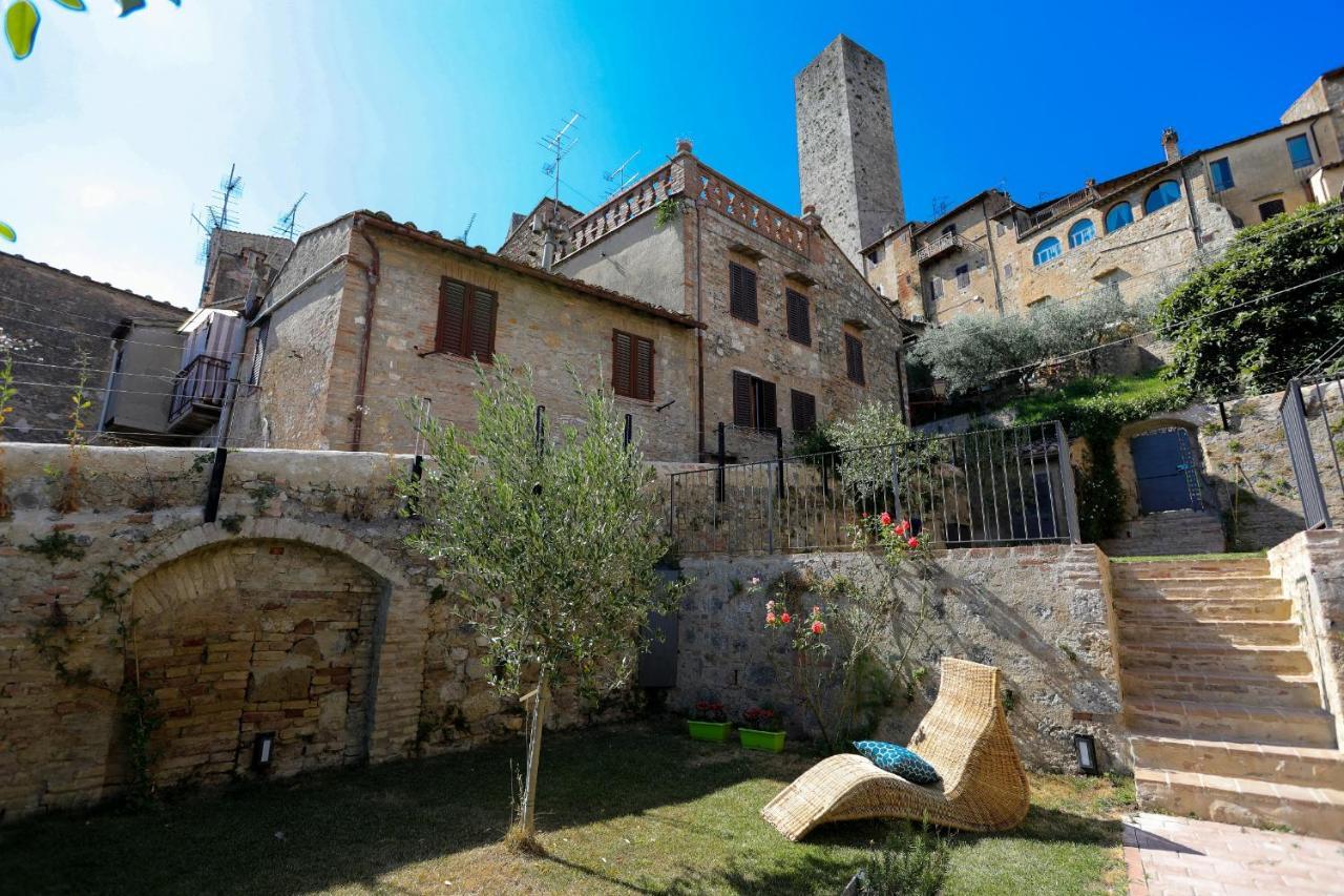 Ferienwohnung The Tower's Garden San Gimignano Exterior foto